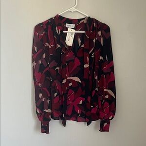 New with tags Evereve Megan Tie Neck Blouse Size XS